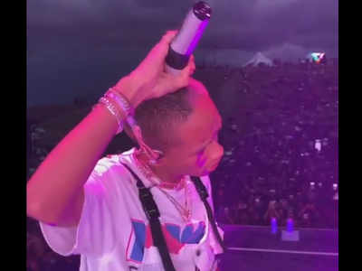 Watch: Jaden Smith shaves his head in the middle of a concert
