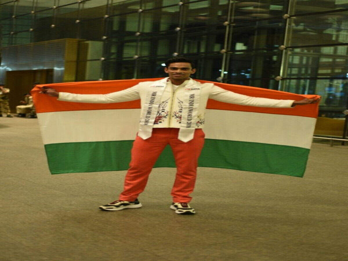 Vishnu Raj Menon leaves for Mr. World 2019