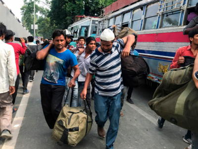 Thousands of labourers flee to Jammu from Kashmir valley