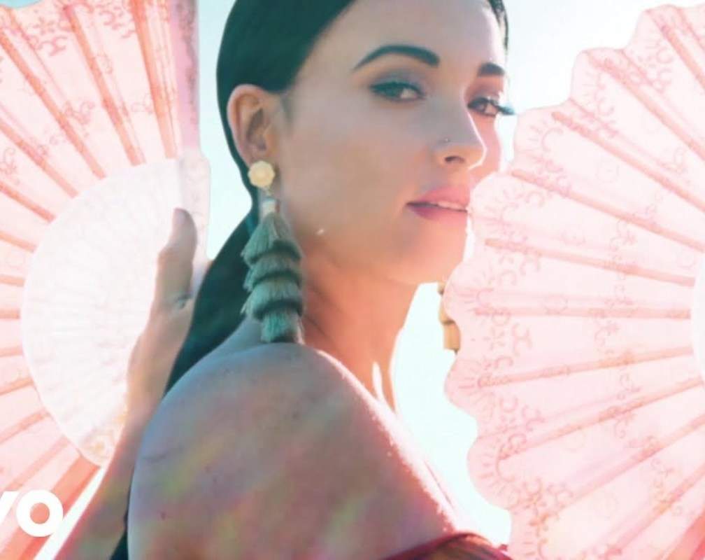 
English Song 'Golden Hour' Sung By Kacey Musgraves
