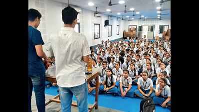Kolkata: Class XII students hold easy-science sessions for those without lab access