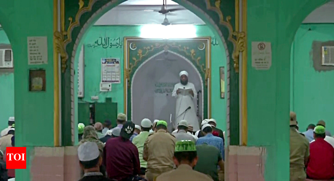 18,000 offer namaz in Srinagar on first Friday after reorganisation: Govt