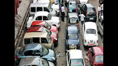 Kolkata: Raids, cameras to curb parking lot extortion