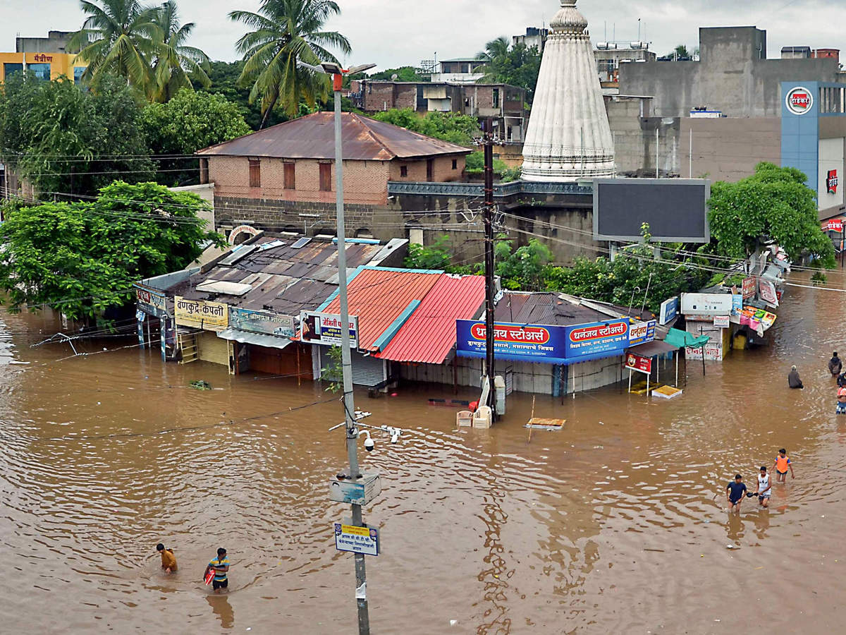 Maharashtra floods: Water receding in Kolhapur and Sangli, relief  operations continue | Kolhapur News - Times of India