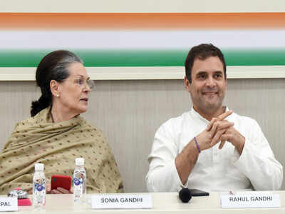 Congress MP Rahul Gandhi and UPA chairperson Sonia Gandhi at the CWC meeting