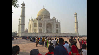 ‘Fully prepared for large Eid crowd at Taj Mahal’