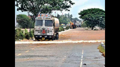 Supply of essential items to Kolhapur may start today