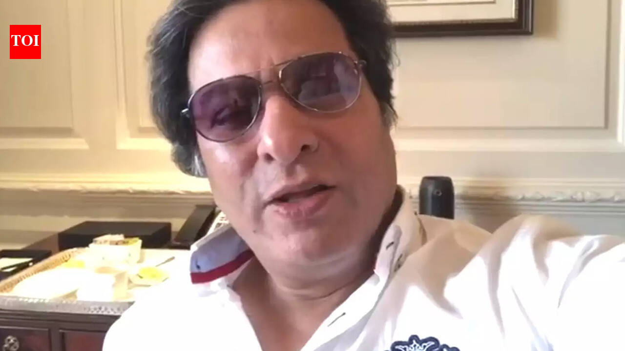 Singer Talat Aziz wishes his fans on Eid