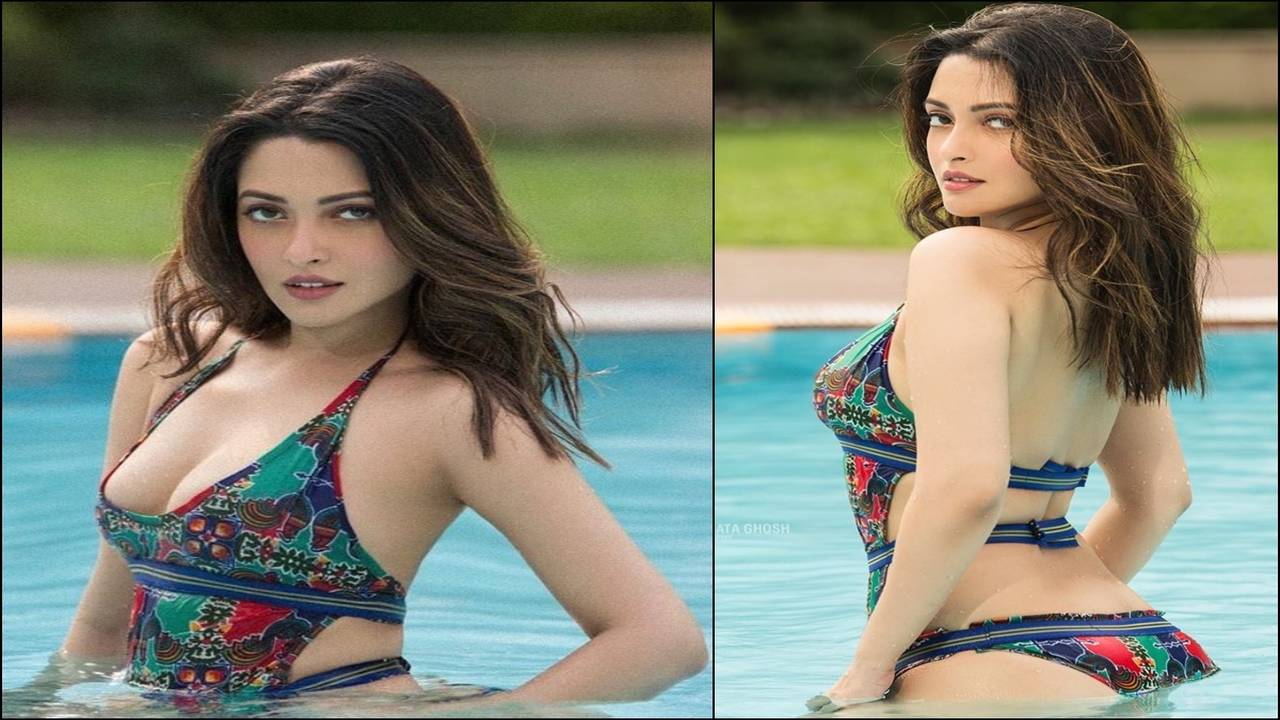 Riya Sen turns on the heat with her sizzling monokini pics in the pool |  Telugu Movie News - Times of India