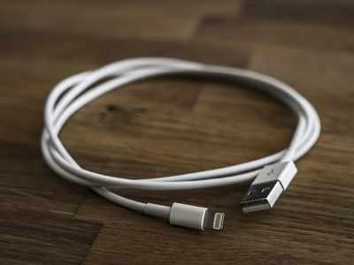 This can be a big reason to buy Apple-certified Lightning cable