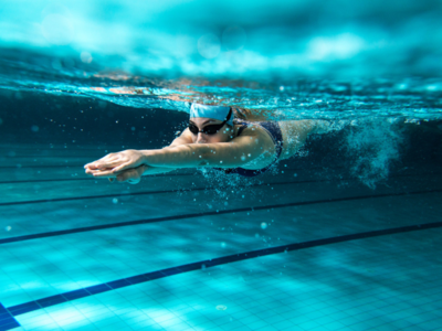 How to burn fat while swimming