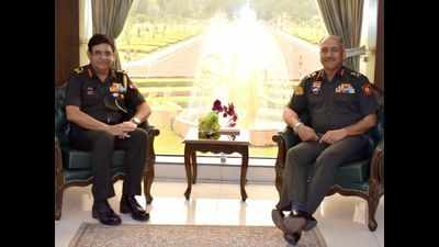 Western Army Commander visits Vajra Corps to review operational preparedness
