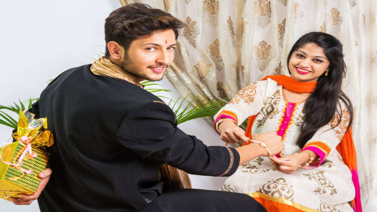 Raksha Bandhan Memes, Rakhi Images, Quotes, Wishes & Messages: 10 funny  memes that will make your brother or sister laugh out loud | - Times of  India