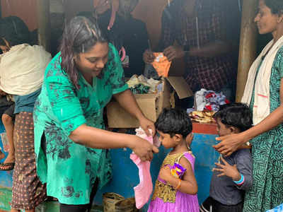 Sayanora and Kai Korthu Kannur team meet Wayanad flood survivors ...