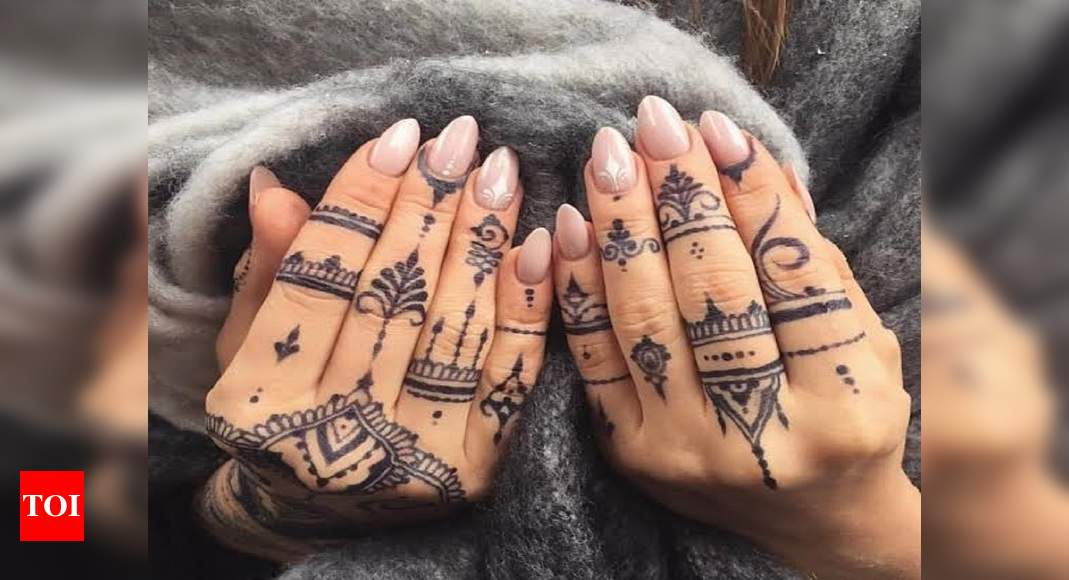 Woman shares video of husband drawing mehndi on her hands on Eid | Trending  News - The Indian Express