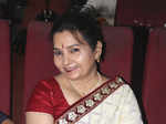 Dr Meera Dixit