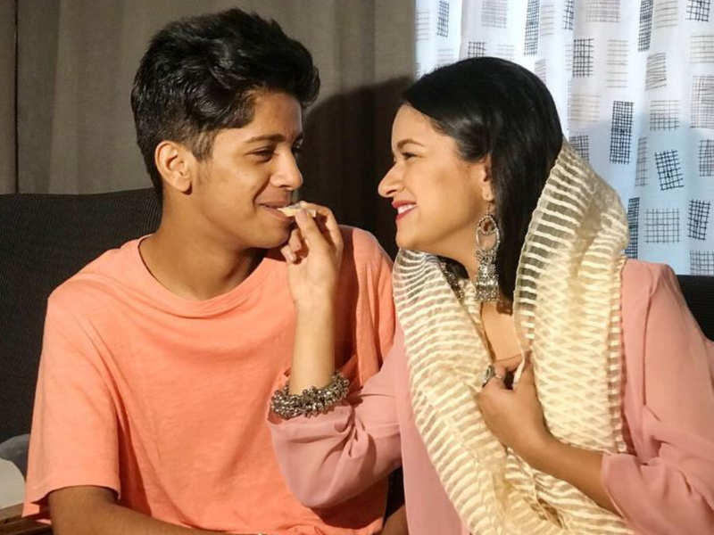 Raksha Bandhan 2019: Aladdin fame Avneet Kaur’s brother surprises her in the hospital