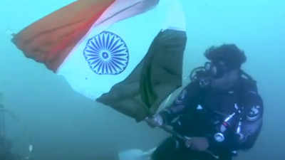 Independence Day: Puducherry divers raise tricolour undersea
