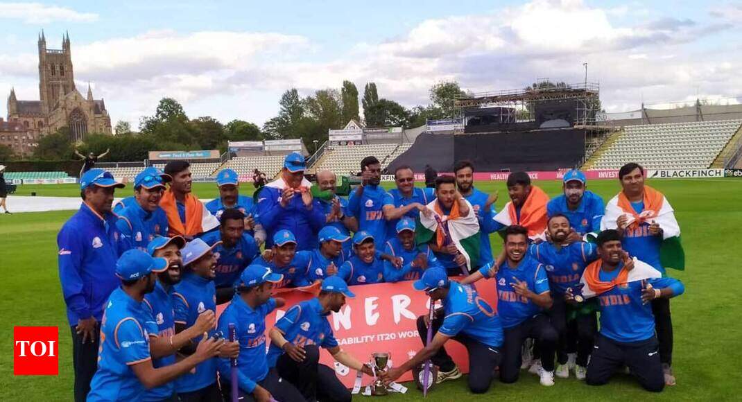 Kashmiri duo worried about home, win it for India