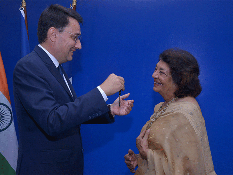 Aruna Vasudev Receives French Honour For Her Contribution To Cinema And 