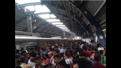 Delhi: Technical snag caused by kite strings hits Delhi Metro's Blue Line