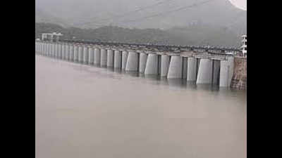 Water level in Gujarat's Narmada dam rises to 132 meter