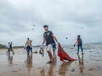 Independence Day Special: Beauty queens cleanup Juhu beach