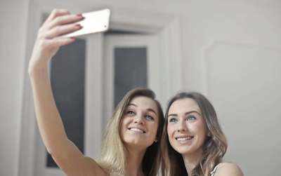 best selfie camera under 15000