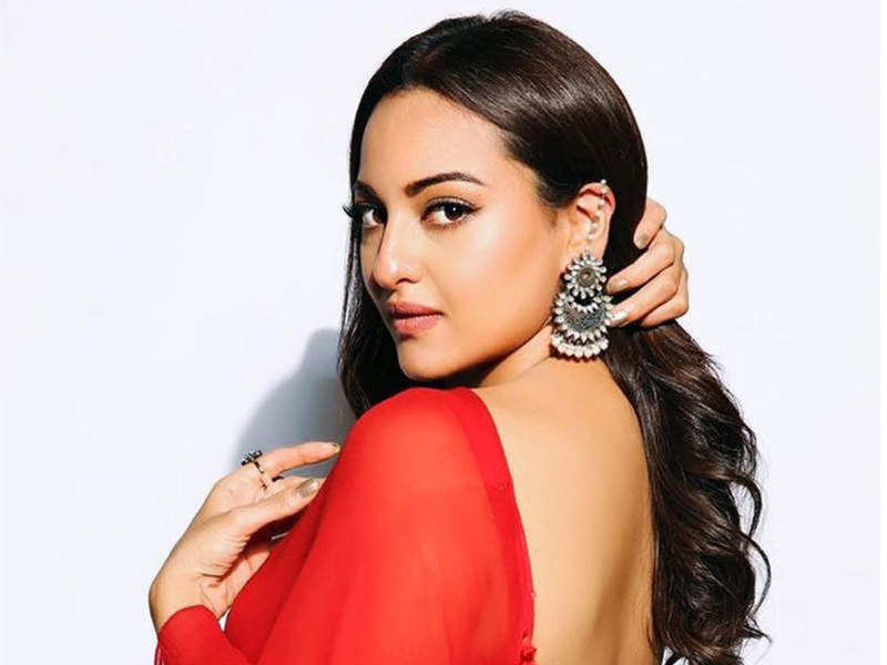 Audience As Well As Critics Appreciate Sonakshi Sinhas Performance In Mission Mangal Hindi