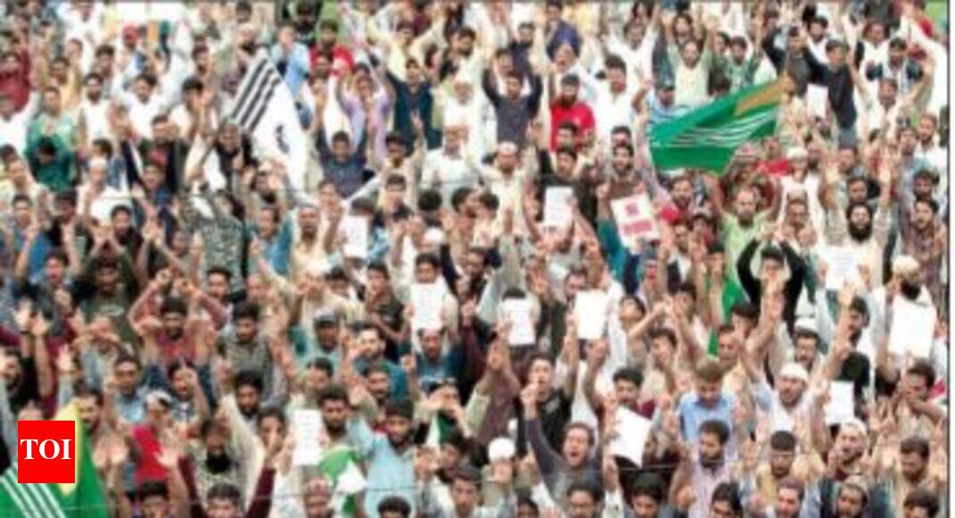 Telecom links to be restored, schools to reopen