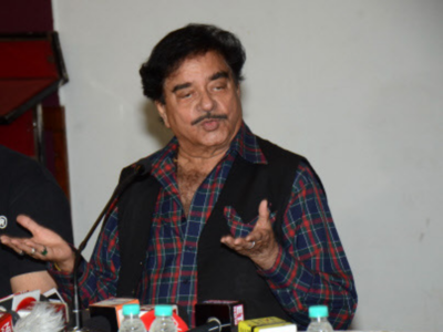 'Extremely courageous, thought-provoking': Shatrughan heaps praises on PM Modi I-day speech