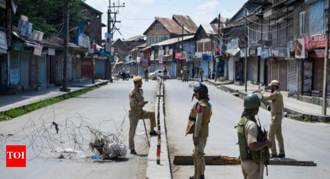 Curbs back after street clashes in Valley