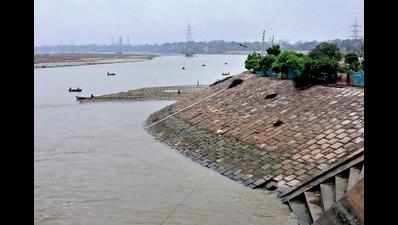 Water released from Narora & Haridwar makes Ganga swell