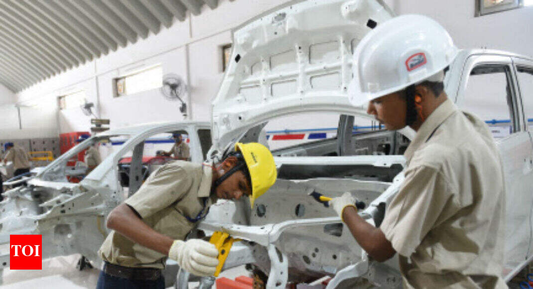 Jostled by robots and new job-seekers, auto workers have to accept their insecure fate Jostled by robots and new job-seekers, auto workers have to accept their insecure fate