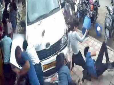 Bengaluru: Drunk cabbie climbs footpath, hits 8 pedestrians