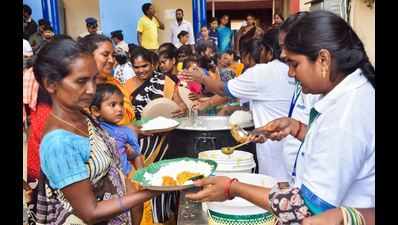 Volunteers: Angels for Andhra Pradesh flood victims