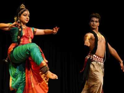 Rangapravesham Atisha Pratap | Bharatanatyam poses, Dance poses, Indian  classical dancer