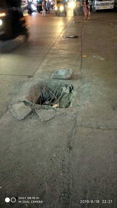 Killer pothole outside Andheri Station