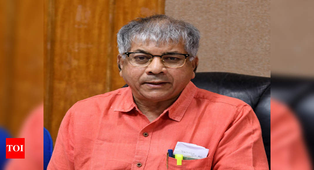 Prakash Ambedkar 'offers' 144 seats to Congress | Mumbai News - Times ...