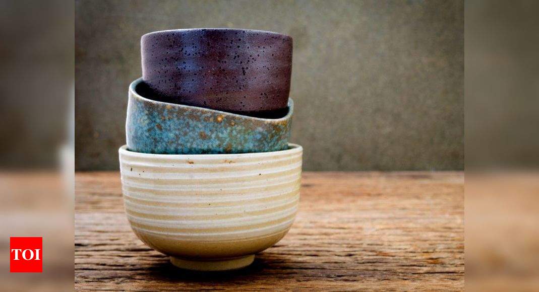How to tell the difference between porcelain and pottery