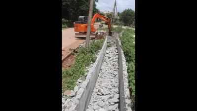 PWD orders demolition of unscientific drain in Hubballi; crores lost