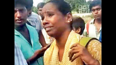 Chennai: Woman, twin daughters have narrow escape at railway crossing