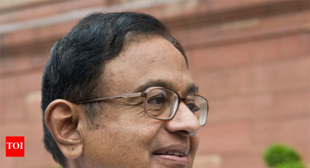 Cong leaders stand in solidarity with Chidambaram