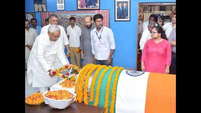 Guns fail to boom during cremation of former Bihar CM Jagannath Mishra