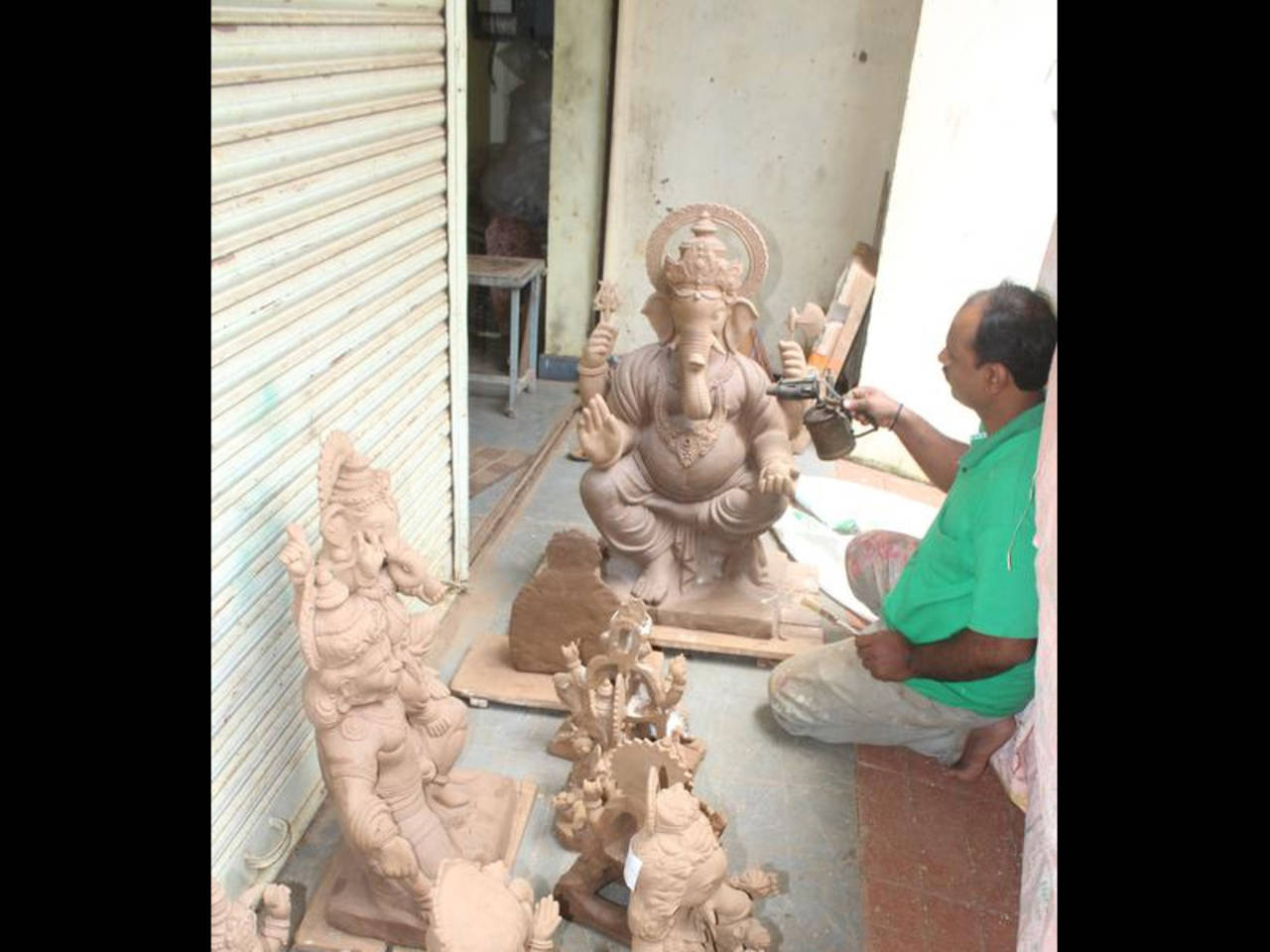 Hubballi: Clay Ganesha idol prices shoot up after flood, rain ...