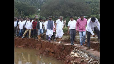 Newly sworn-in ministers tour flood-hit districts in Karnataka