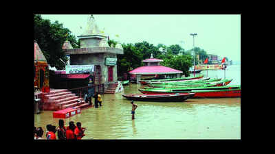 In Varanasi, Ganga level stable now