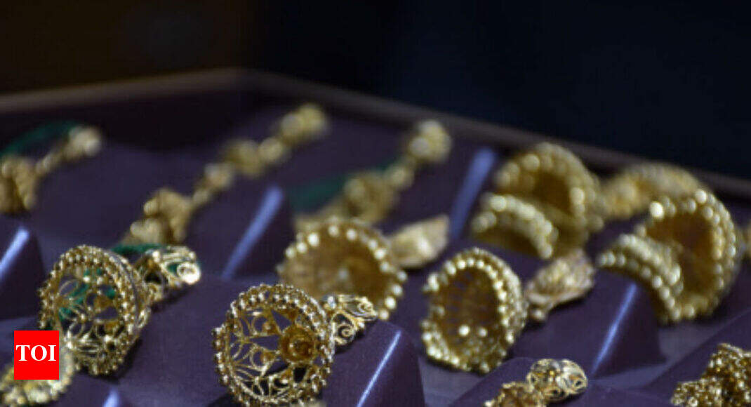 Indians pawning family gold amid credit crunch