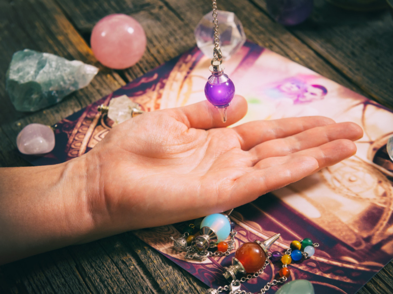Pendulum Therapy: How to Use a Pendulum for Spiritual Healing &amp; Balancing  the Body Energy (Chakra)
