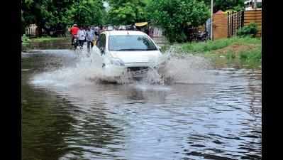 Streets marooned as heavy showers lash city for 3rd day